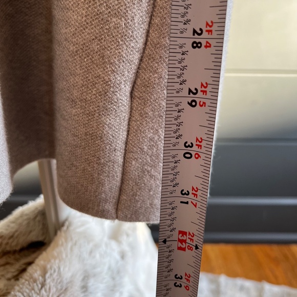 Sioni Long Sweater Vest in Light Grey - Picture 6 of 7